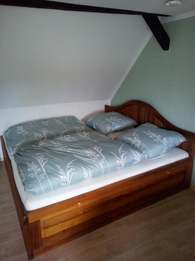 Kleine Ferienwohnung Am Kahlaer Markt Kahla  エクステリア 写真