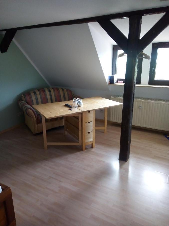 Kleine Ferienwohnung Am Kahlaer Markt Kahla  エクステリア 写真